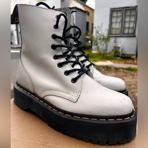 Used • Dr Martens Boots 8M/9W.